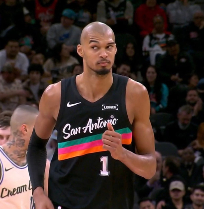 NBA球员下半场9投0中表现低迷|体育赛事讨论|背锅_新浪体育_新浪新闻