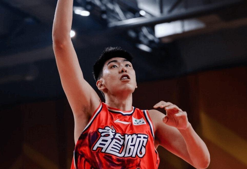 kaiyun-两战轰37+24!中国男篮22岁2米26中锋崛起:郭艾伦助他再蜕变