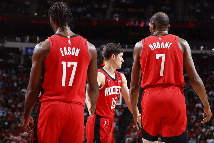 伊森攻防状态火热，布伦森被防得欲哭无泪，申京调整出色各司其职|火箭|尼克斯|NBA常规赛|投篮|阿尔佩伦-申京_新浪体育_新浪新闻